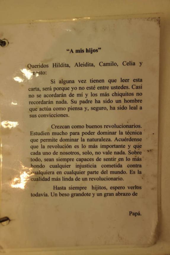 Trecho da última carta  de Che Guevara a seus filhos, em museu de Alta Gracia, na Argentina